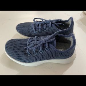 Womens allbirds Tree Runners womens 5 marine blue excellent!